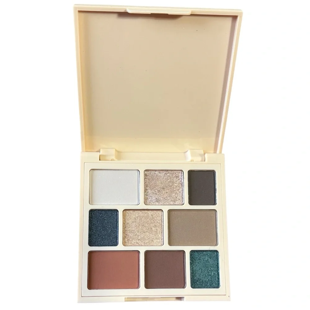 CINTA LONDON Eyeshadow Palette in Living The Eye Life NIB‎